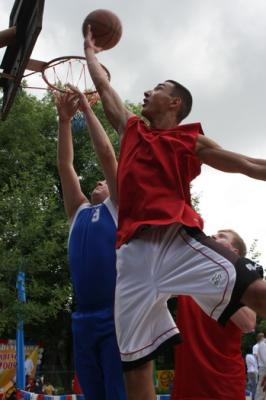 В Рязани пройдут всероссийские массовые соревнования по уличному баскетболу «Оранжевый мяч-2010»